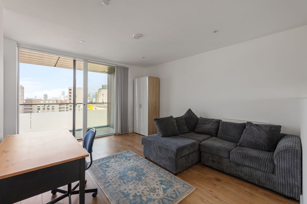 Property photo 3 of 14 094A8445