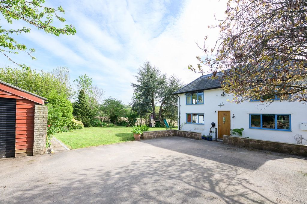 Property photo 1 of 44