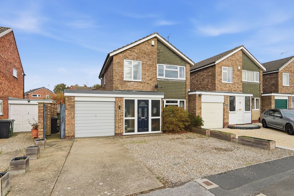 Property photo 1 of 13 Oakengrove001