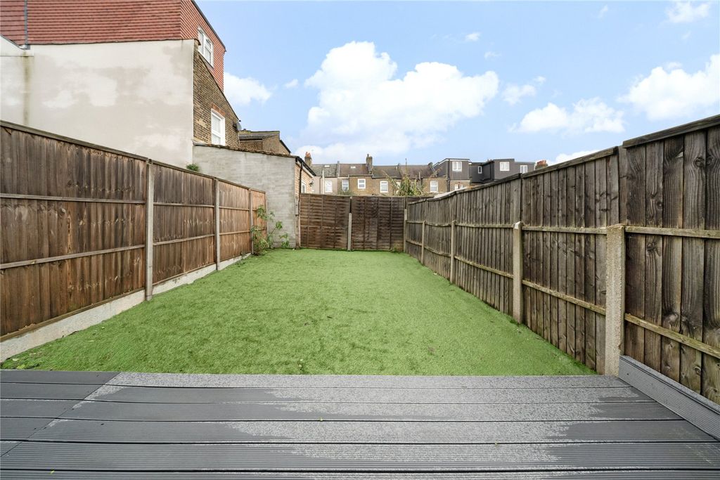 Property photo 2 of 19 Picture No. 21