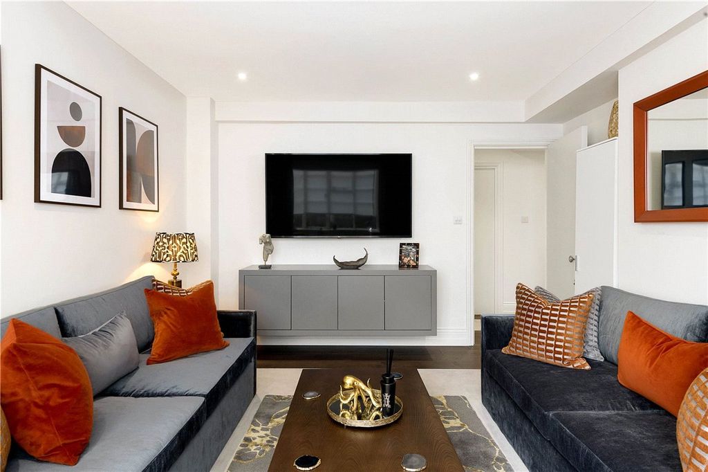 Property photo 1 of 10 Reception Room