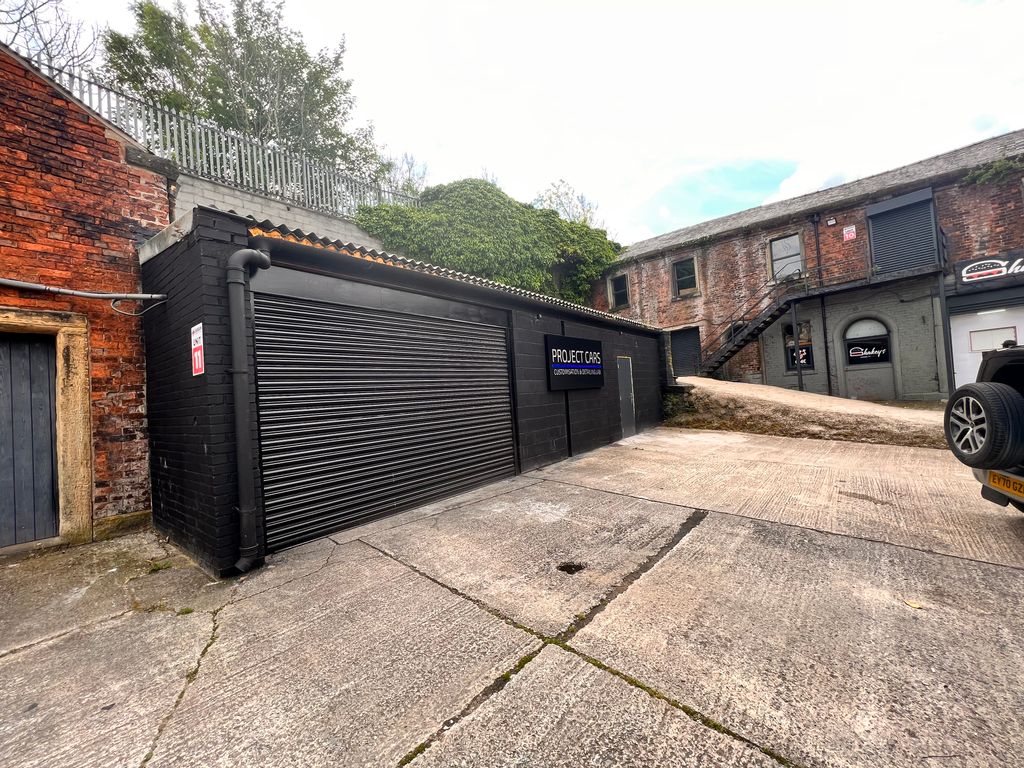 Property photo 1 of 2