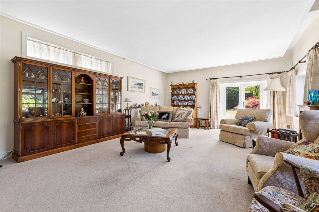 Property photo 2 of 19 Sitting Room