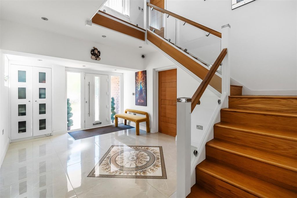 Property photo 2 of 33 123-Sandy-Lane-32.Jpg