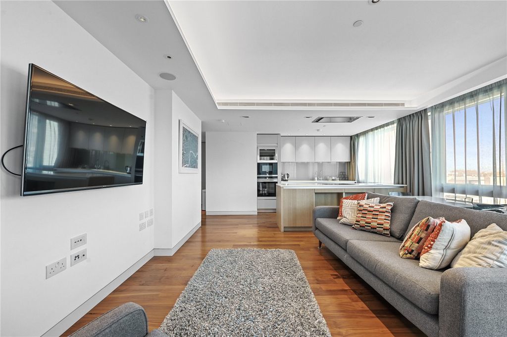 Property photo 1 of 13 Reception/ Kitchen