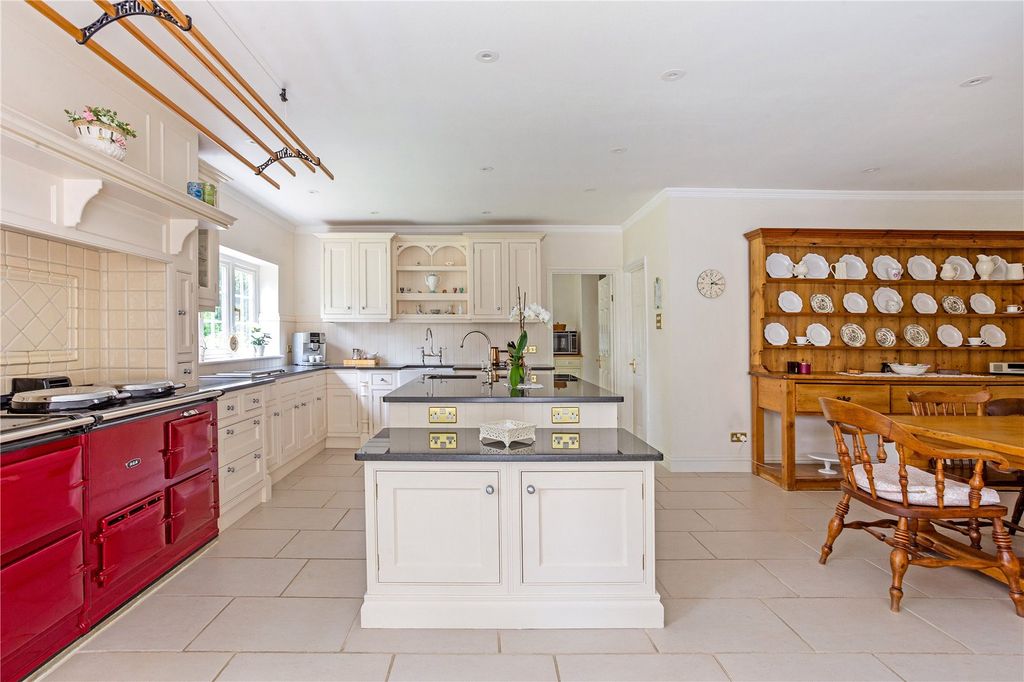 Property photo 3 of 21 Kitchen/Breakfast