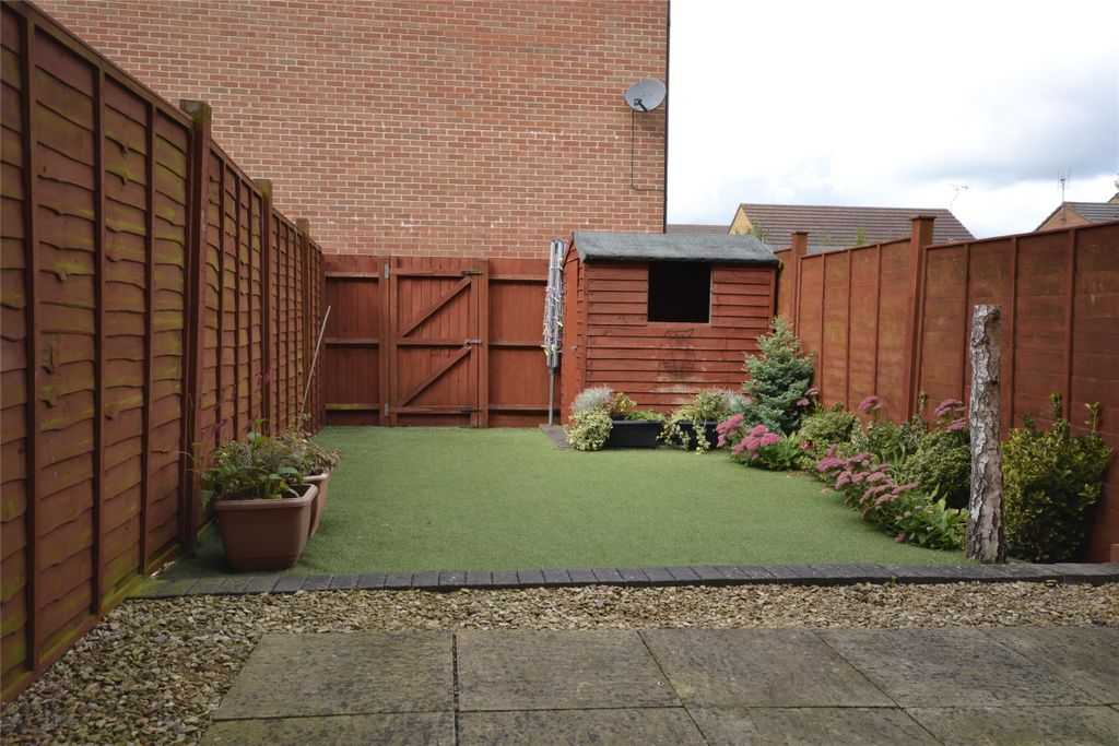 Property photo 3 of 12 Garden