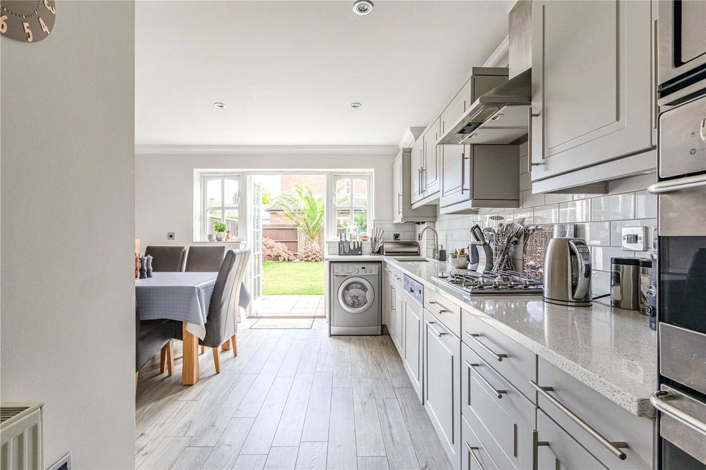 Property photo 2 of 27 Kitchen