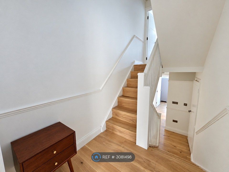 Property photo 2 of 12 Hall-Way