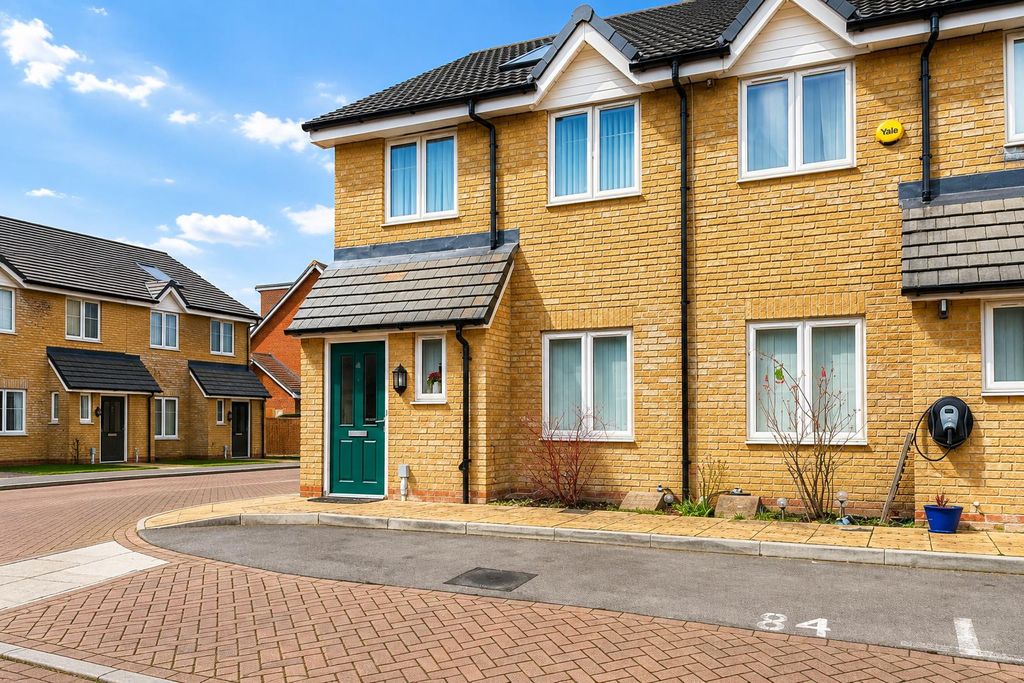 Property photo 1 of 6 Starling Crescent Front Shot.Jpg