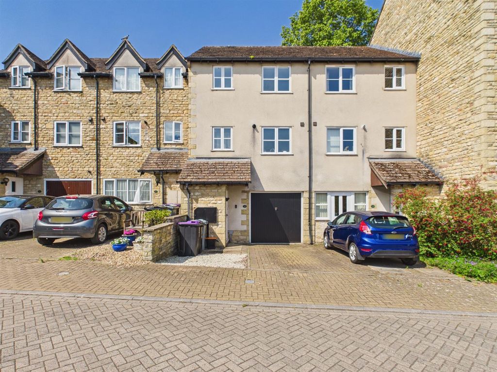 Property photo 1 of 13 Lambert Mews, Stamford