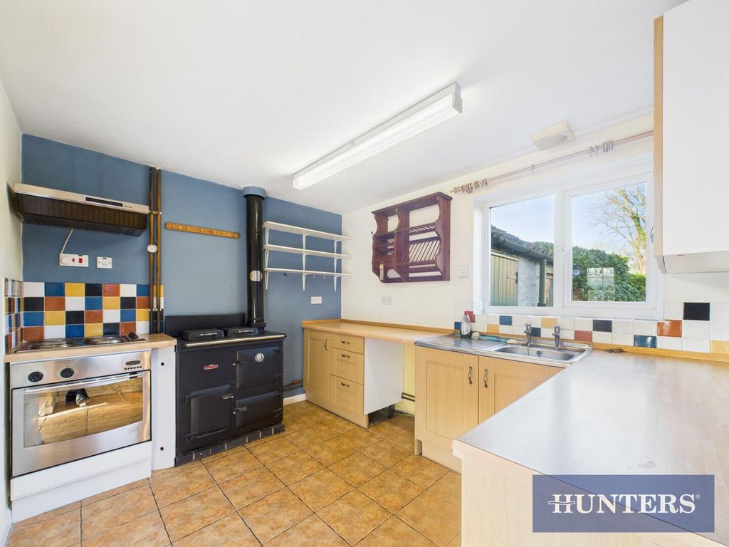 Property photo 2 of 14 Kitchen