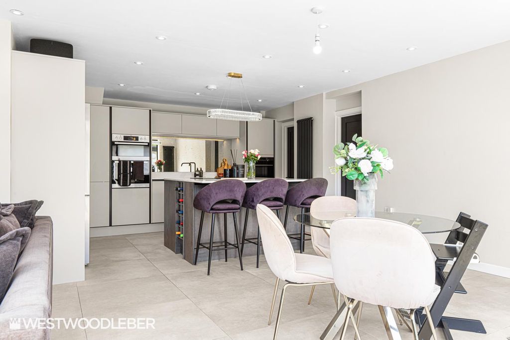 Property photo 2 of 27 Highroad_17.Jpg