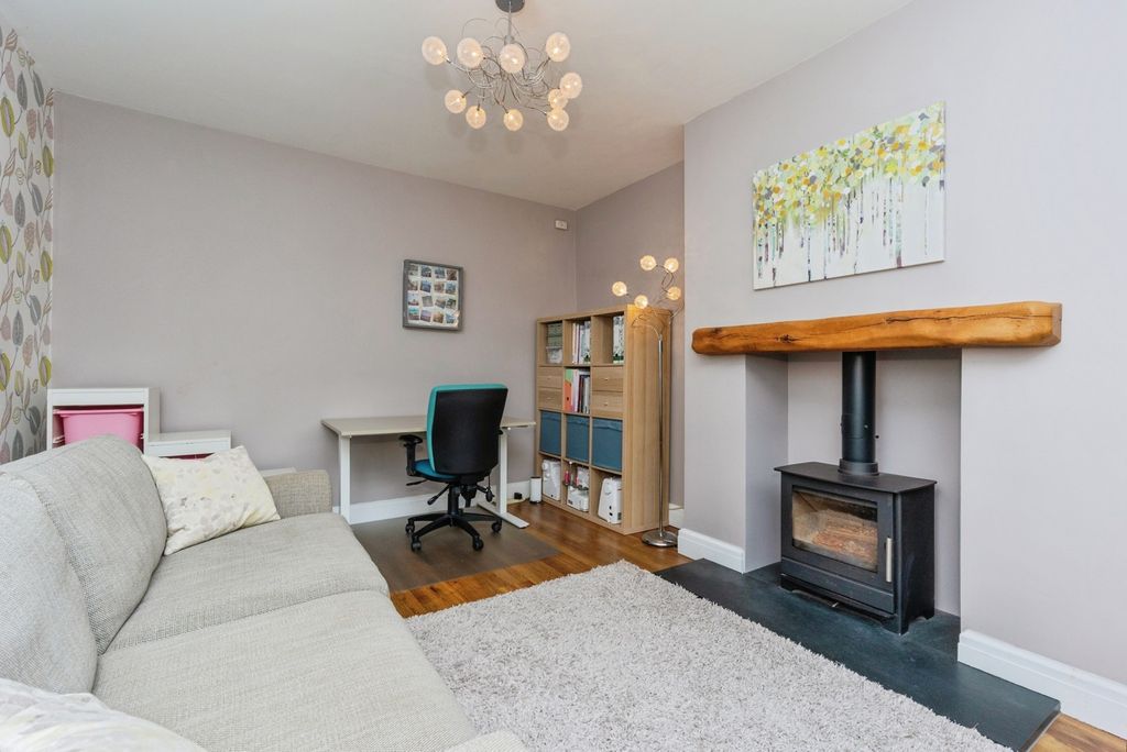 Property photo 3 of 23 Pbox-Img.Jpg