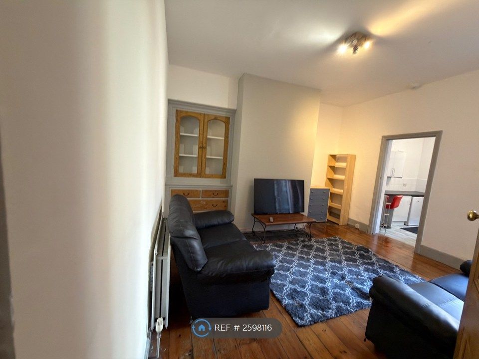 Property photo 2 of 12 Lounge