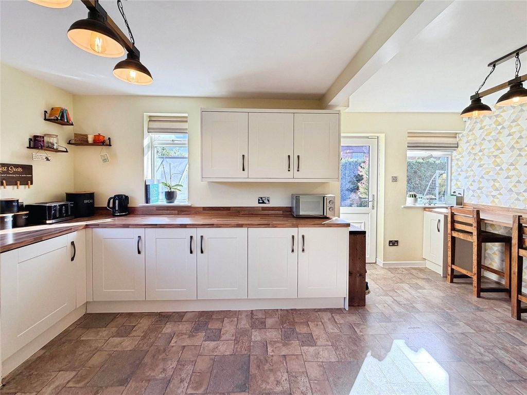 Property photo 3 of 34 Kitchen