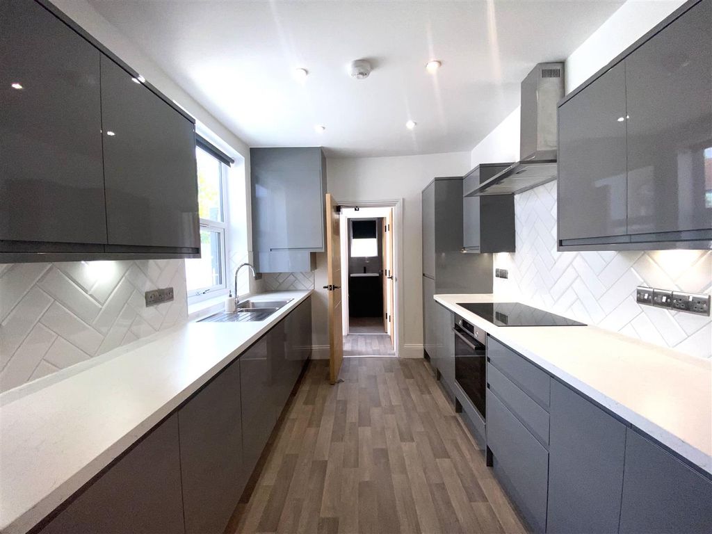 Property photo 2 of 13 Kitchen.Jpeg