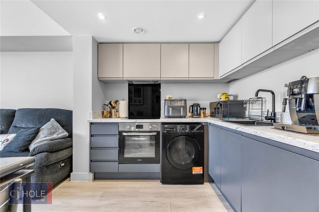 Property photo 3 of 10 Picture No. 06