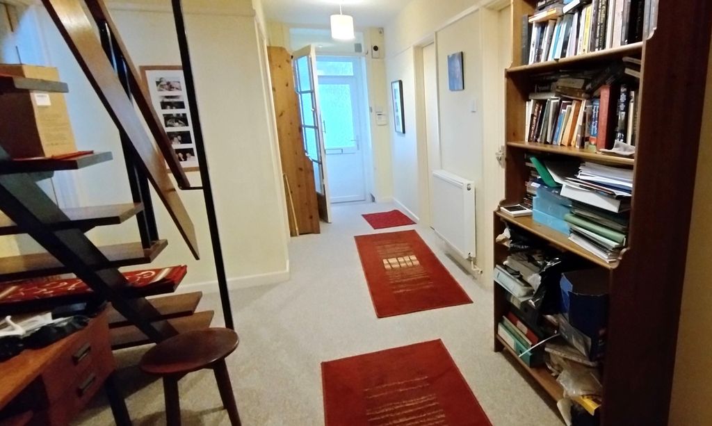 Property photo 3 of 28