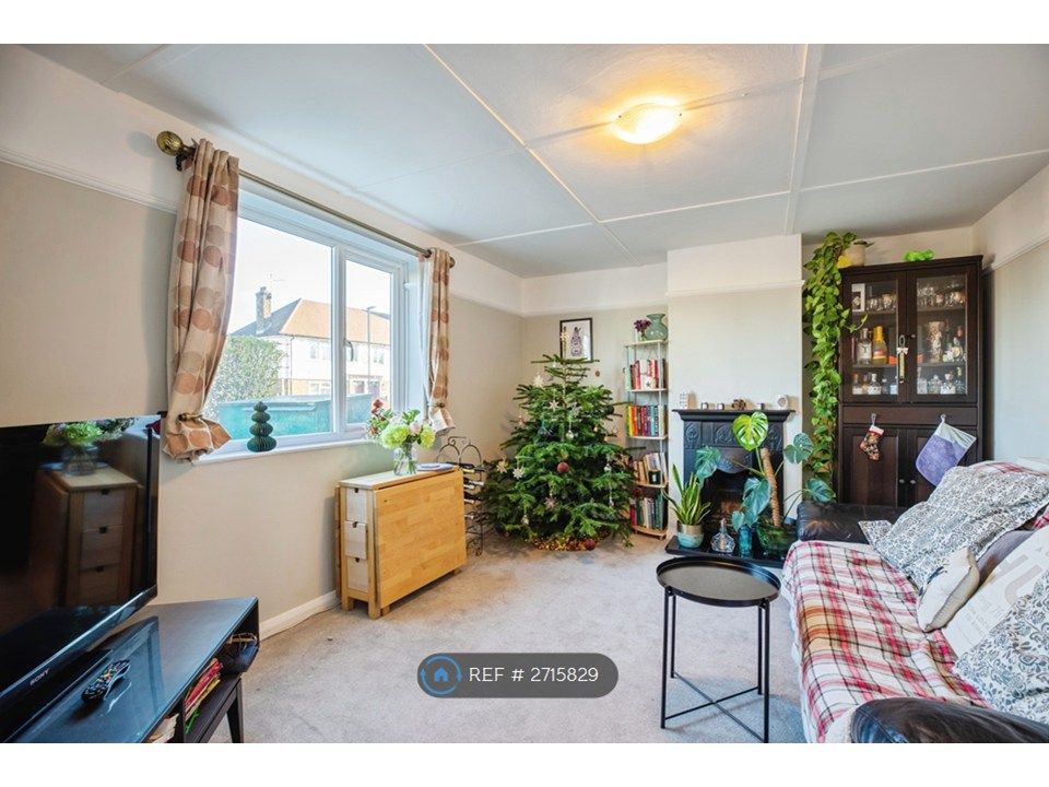 Property photo 1 of 18 Lounge / Dining