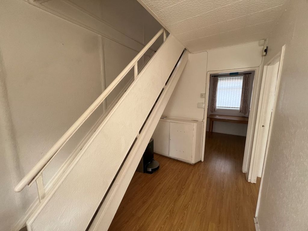 Property photo 2 of 27