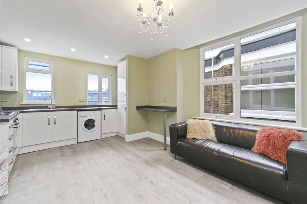 Property photo 2 of 6 Picture No. 20