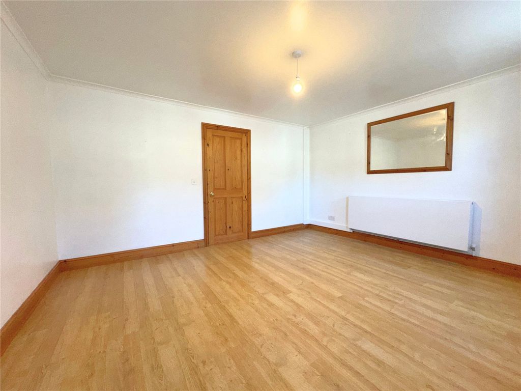 Property photo 3 of 23 Picture No. 10