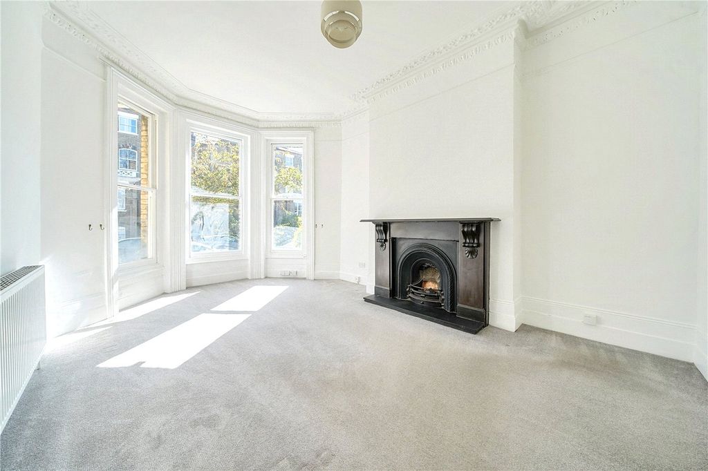 Property photo 2 of 12 Picture No. 17