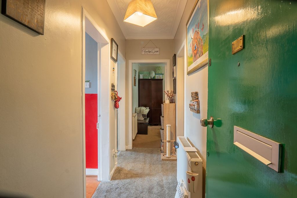 Property photo 3 of 27
