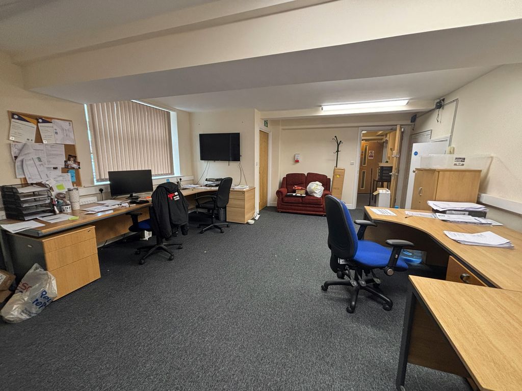 Property photo 3 of 12 Gf Office