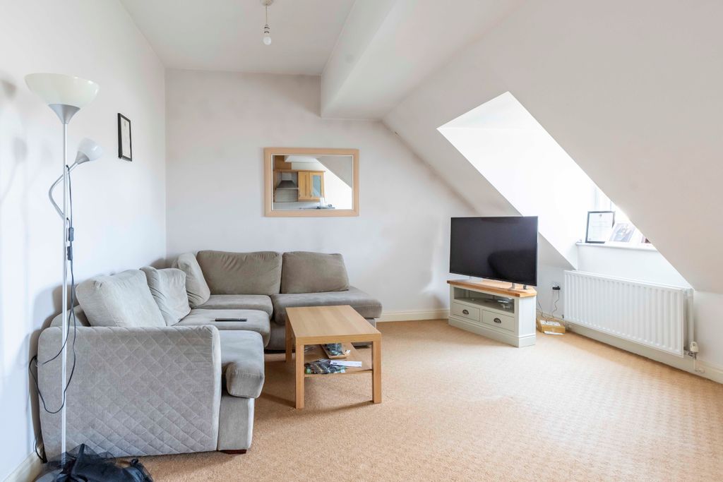 Property photo 2 of 10 1