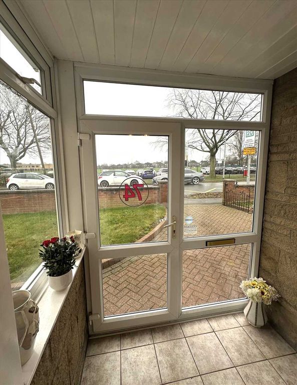 Property photo 2 of 22 Ground Floor