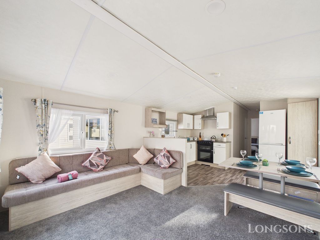 Property photo 3 of 18 Cam02173G0 Pr0353 Still042