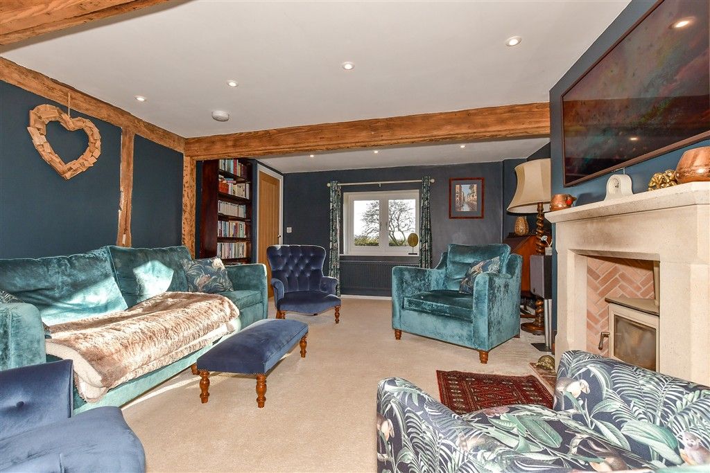 Property photo 1 of 16 Living Room