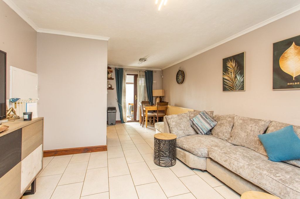 Property photo 2 of 9 Picture No. 51