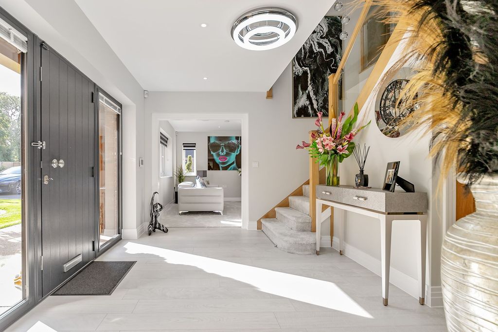 Property photo 3 of 40