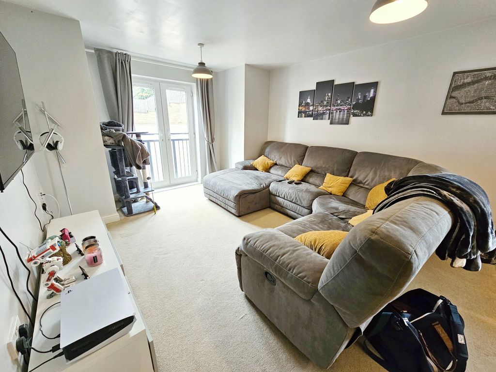 Property photo 2 of 10