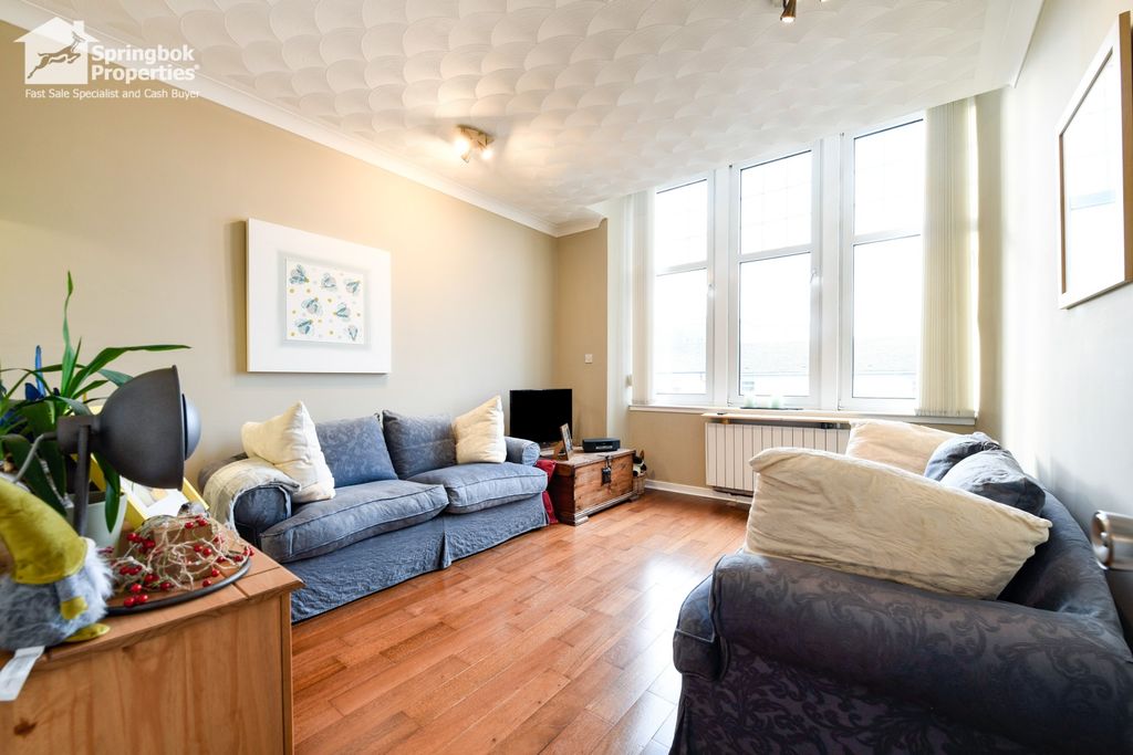 Property photo 3 of 11 Image 2