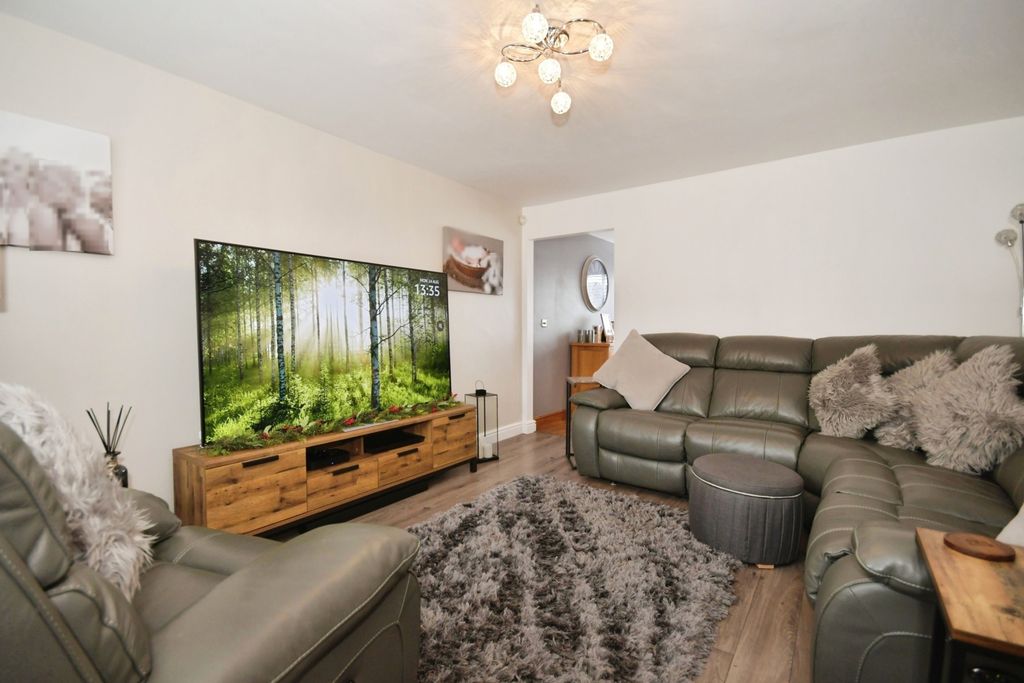 Property photo 3 of 30 Pbox-Img.Jpg