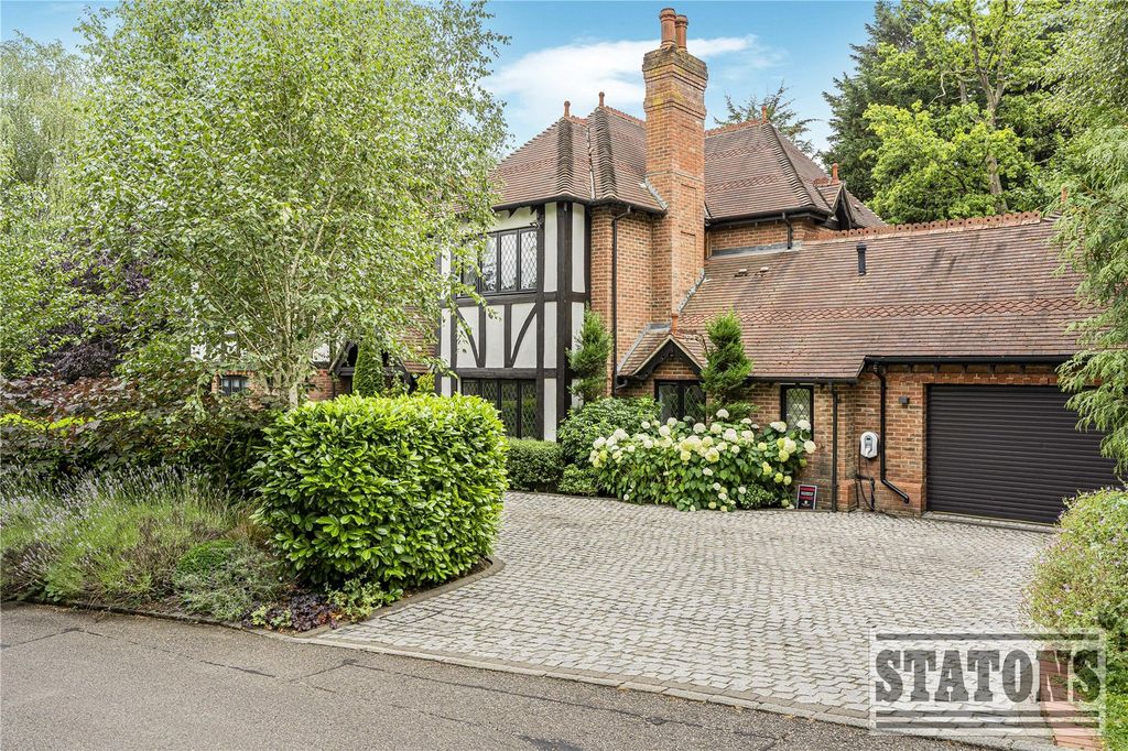 Property photo 2 of 27 Picture No. 90