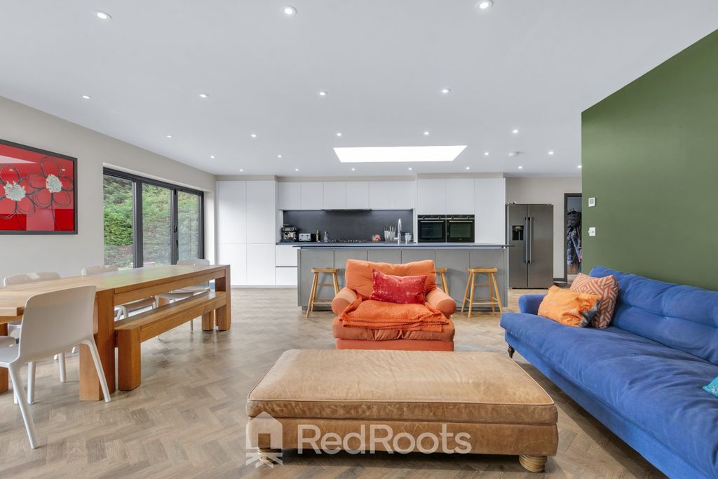 Property photo 2 of 46 3947973