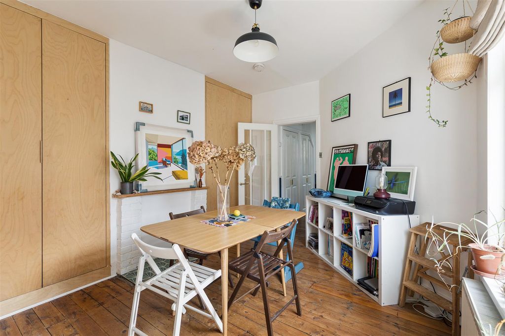 Property photo 3 of 38 Brunswick Road, E10