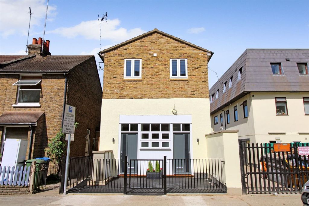 Property photo 1 of 7 External.Jpg