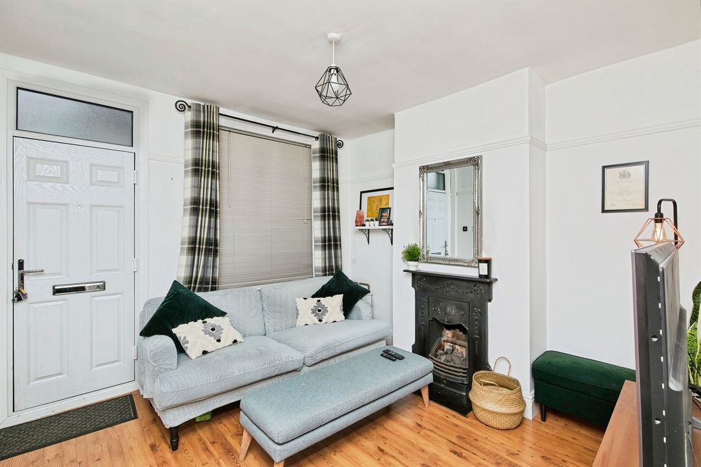 Property photo 2 of 13