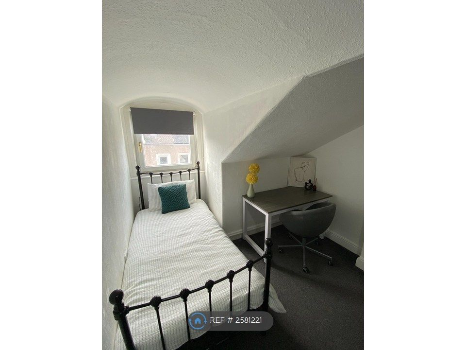 Property photo 3 of 6