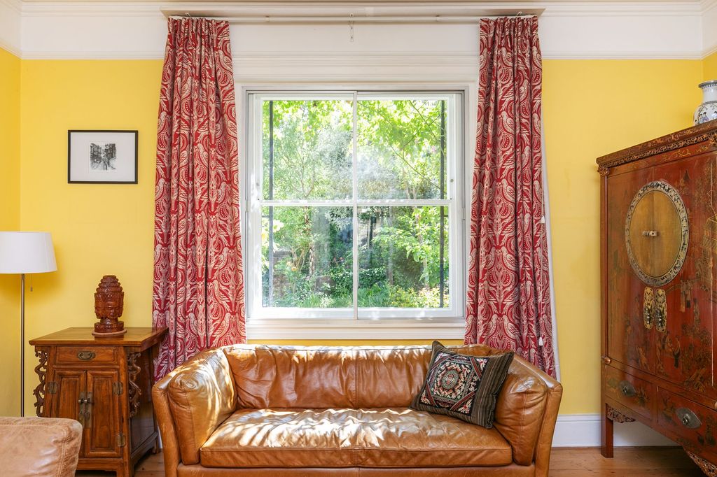 Property photo 3 of 18