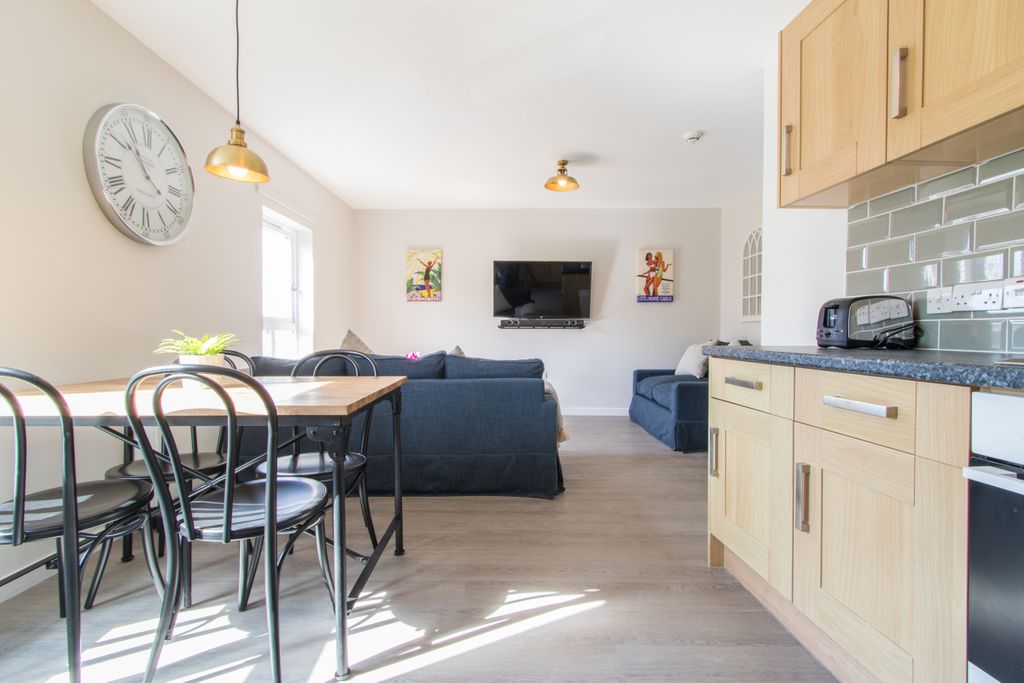 Property photo 3 of 12 Photo 2