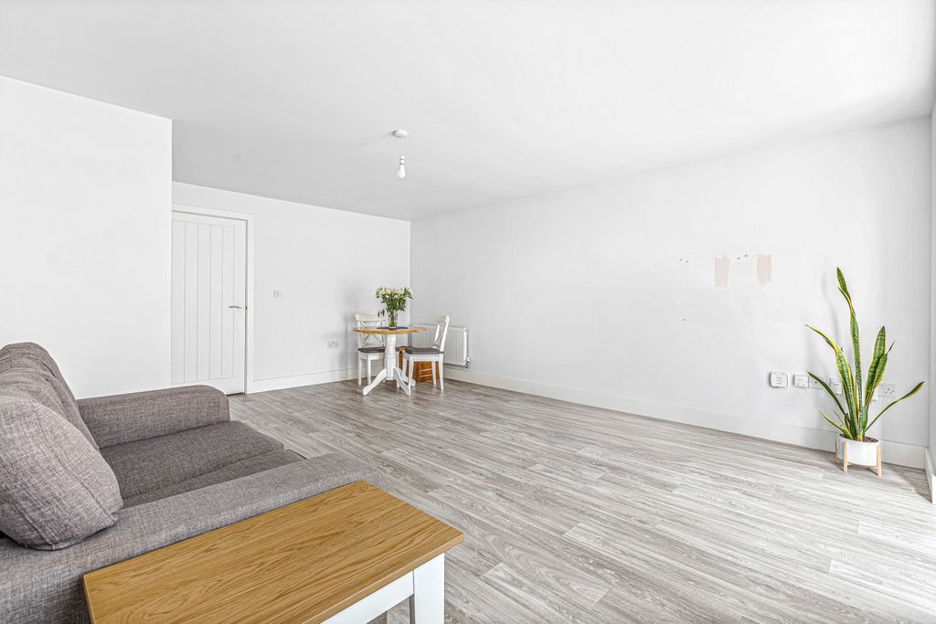 Property photo 3 of 16 Reception Room