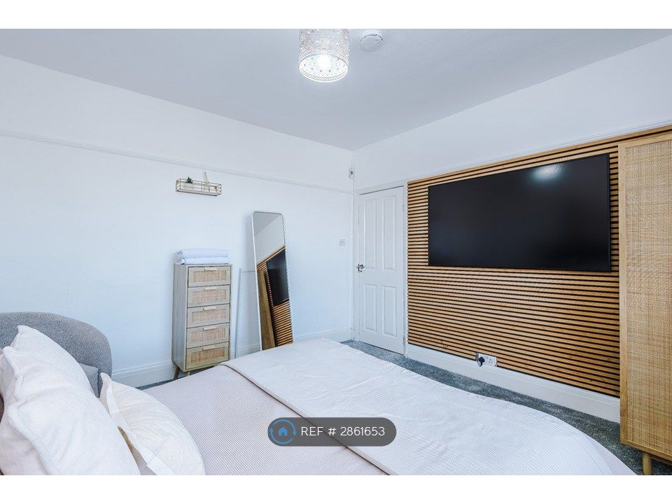 Property photo 3 of 31