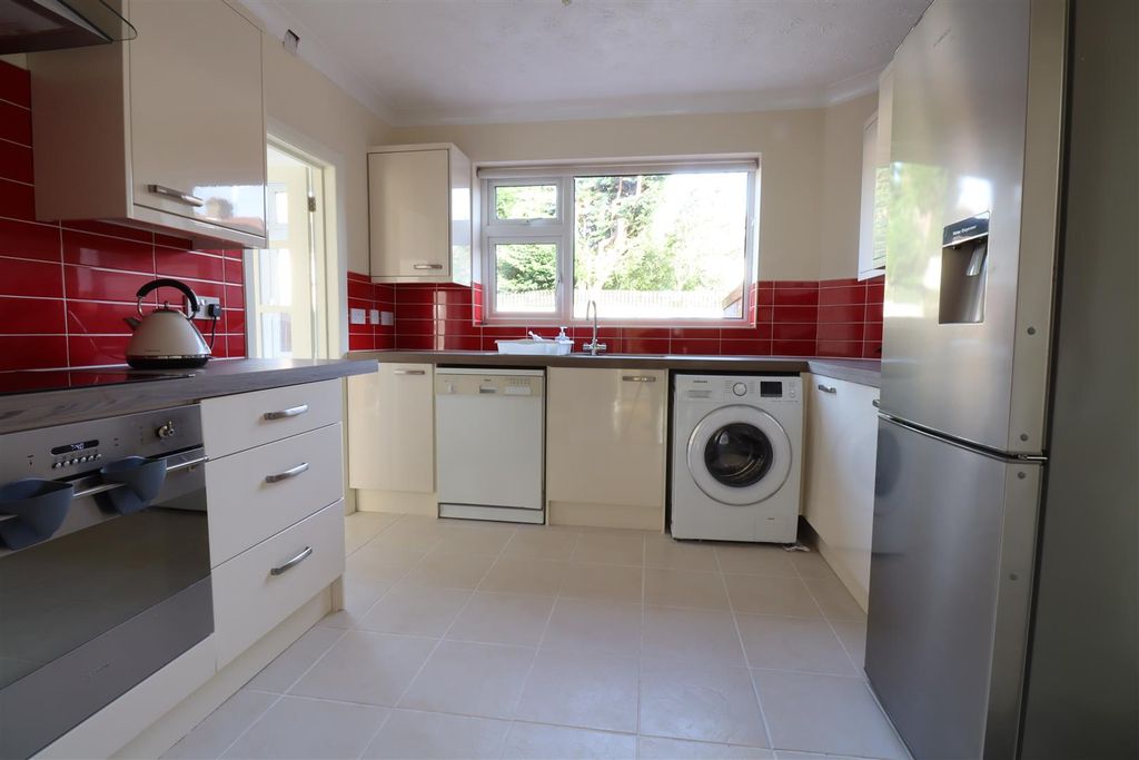 Property photo 2 of 23